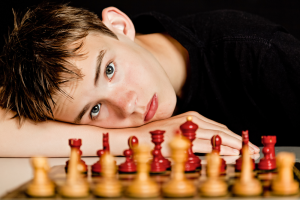 O jogo de xadrez é indicado para pessoas com TEA?